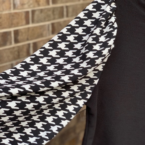 Dramatic Sleeve Top NWT - Picture 6 of 7